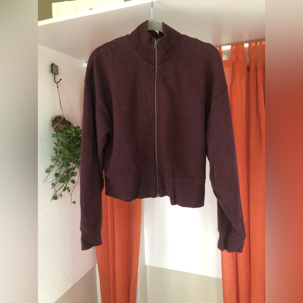 Aritzia Wilfred Free Zip Up Sweater